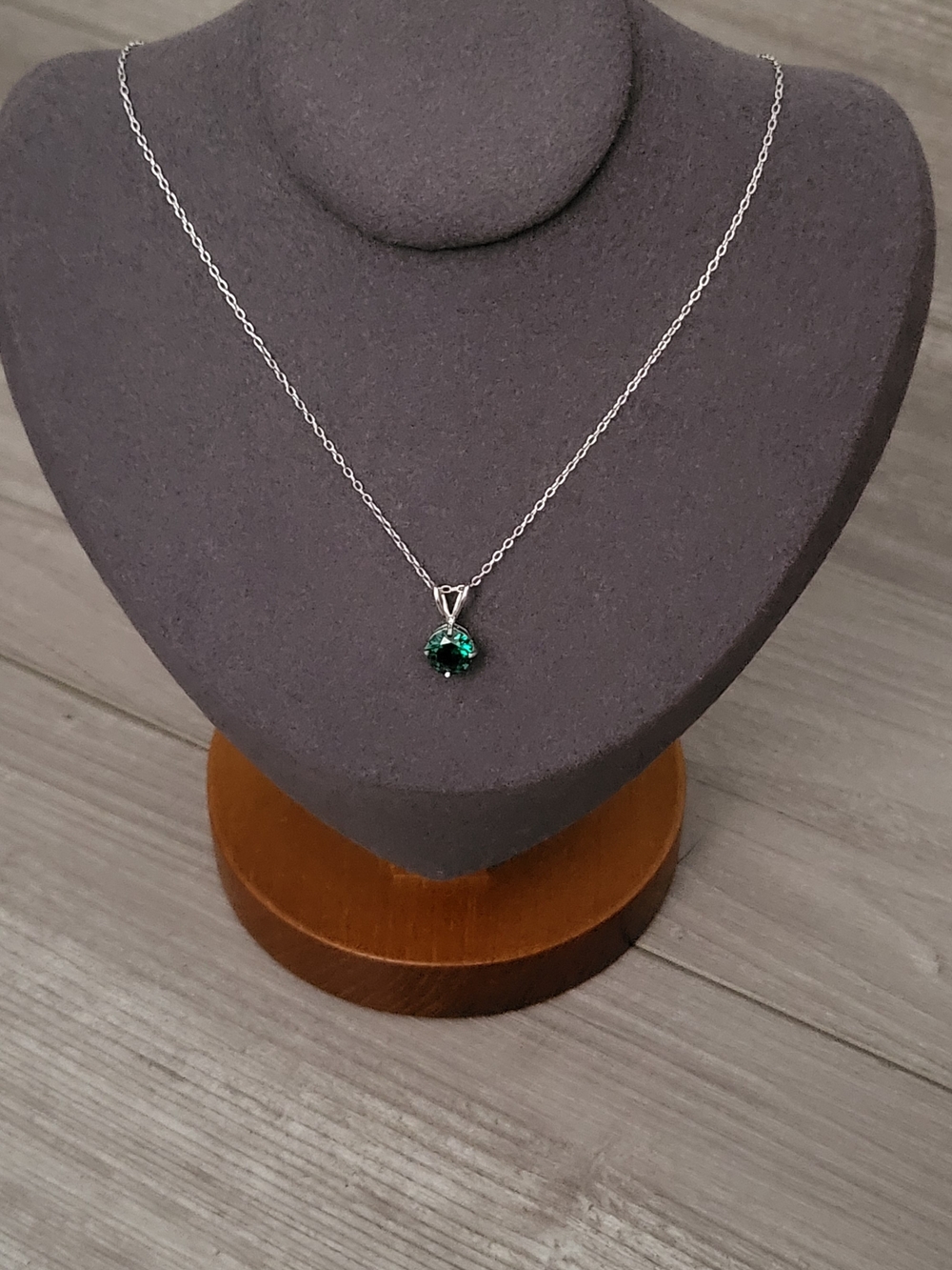 Sterling Silver 925 Emerald Green Pendant Necklace
